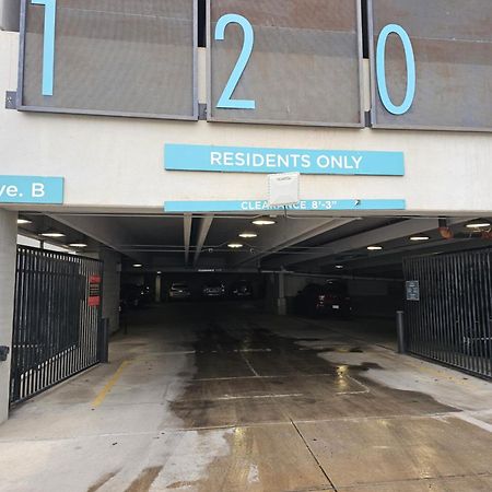 Beautiful Condo On Riverwalk W King Ste Free Parking Pet Friendly Centrally Located On The Riverwalk San Antonio Zewnętrze zdjęcie