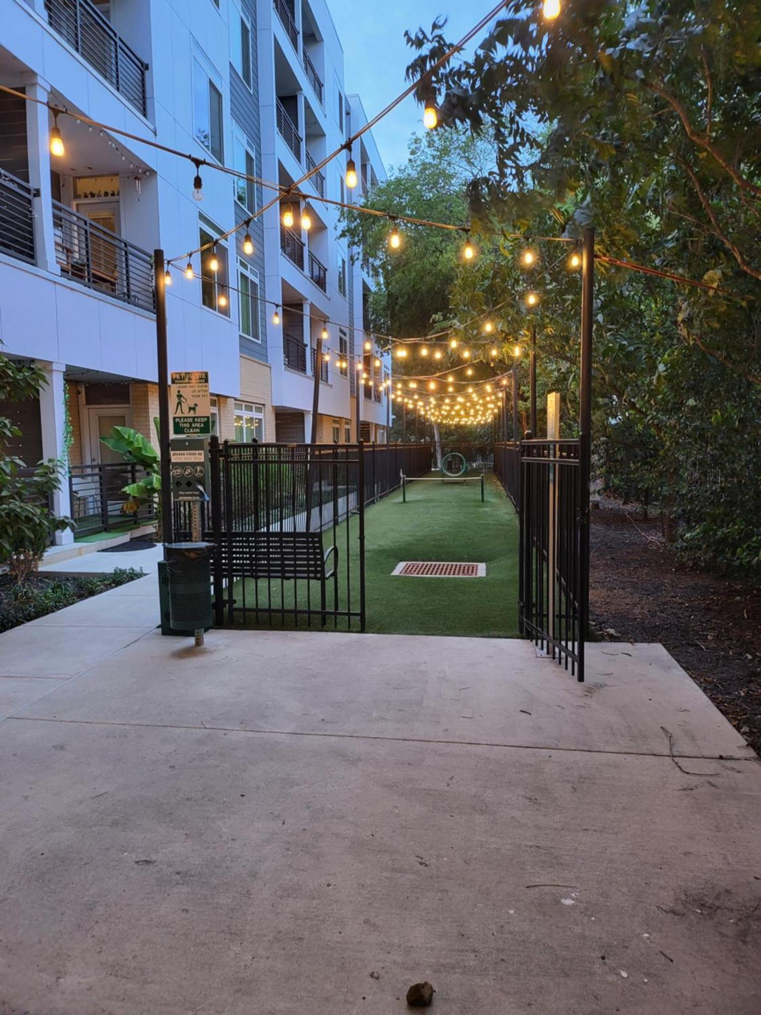 Beautiful Condo On Riverwalk W King Ste Free Parking Pet Friendly Centrally Located On The Riverwalk San Antonio Zewnętrze zdjęcie