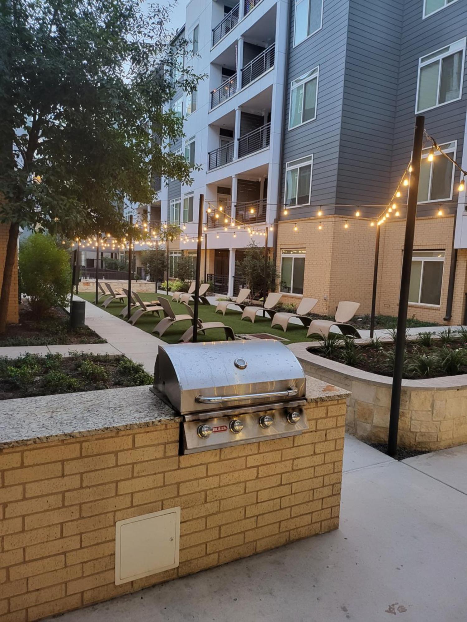 Beautiful Condo On Riverwalk W King Ste Free Parking Pet Friendly Centrally Located On The Riverwalk San Antonio Zewnętrze zdjęcie