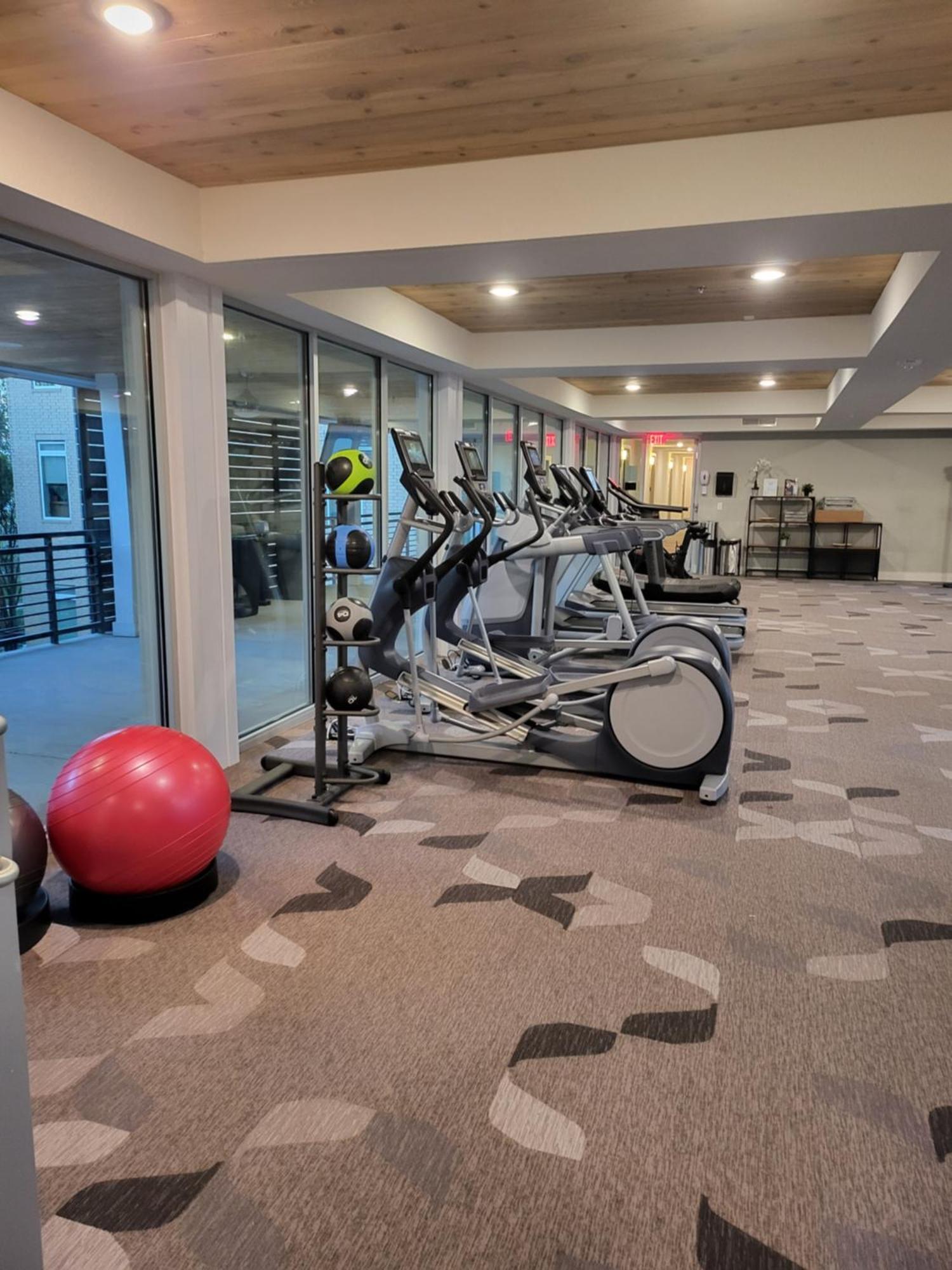 Beautiful Condo On Riverwalk W King Ste Free Parking Pet Friendly Centrally Located On The Riverwalk San Antonio Zewnętrze zdjęcie